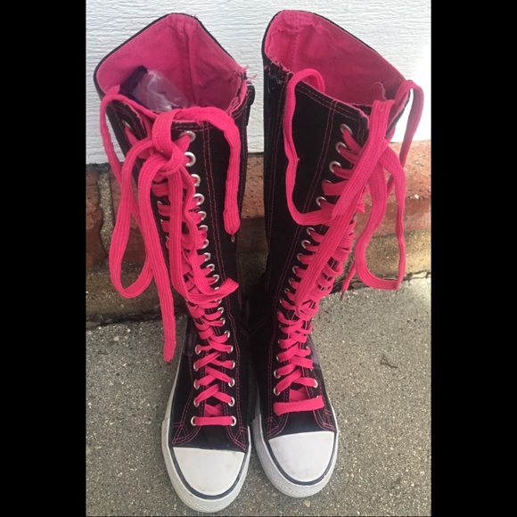 Sneakers - Picture 2 of 7